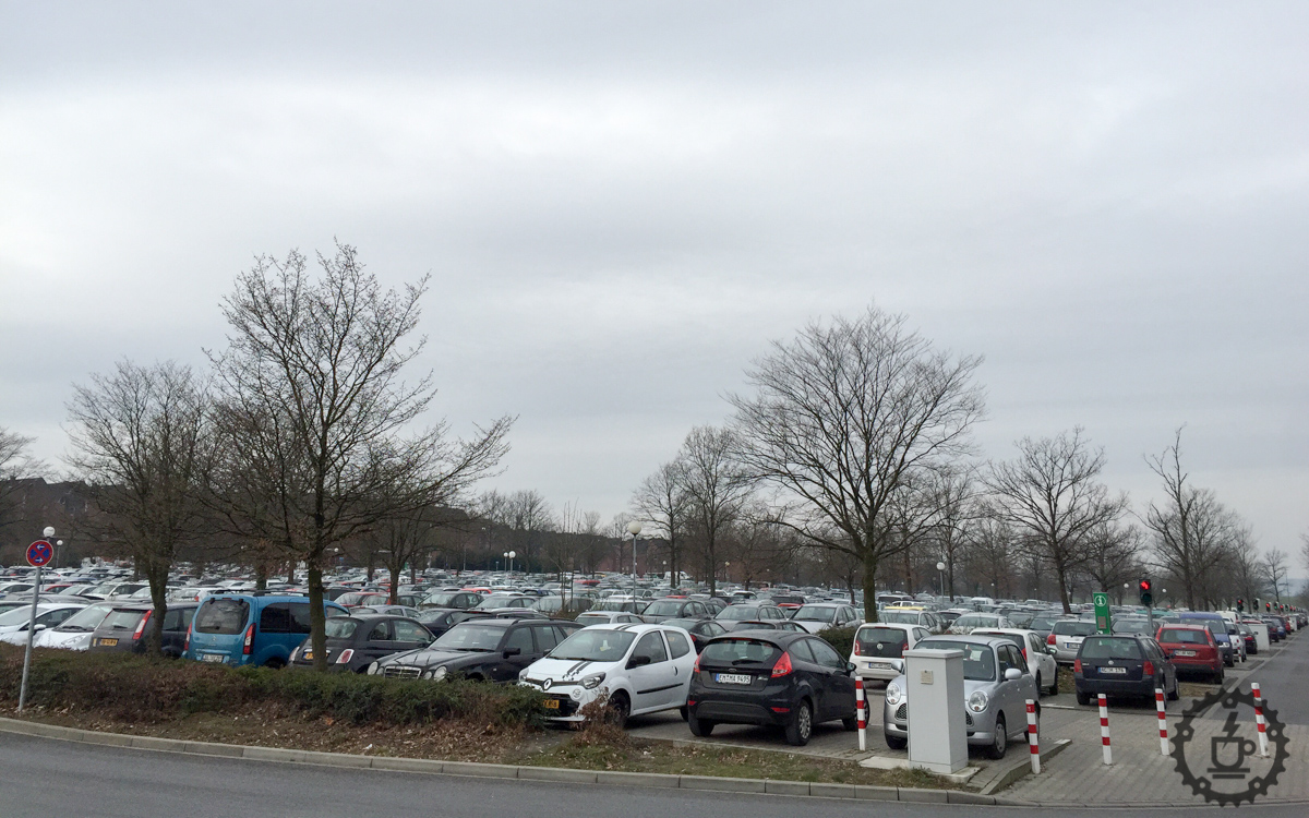 RWTH Uniklinik Aachen: Schreckliche Parkplatzsituation bereits um 09 Uhr morgens.